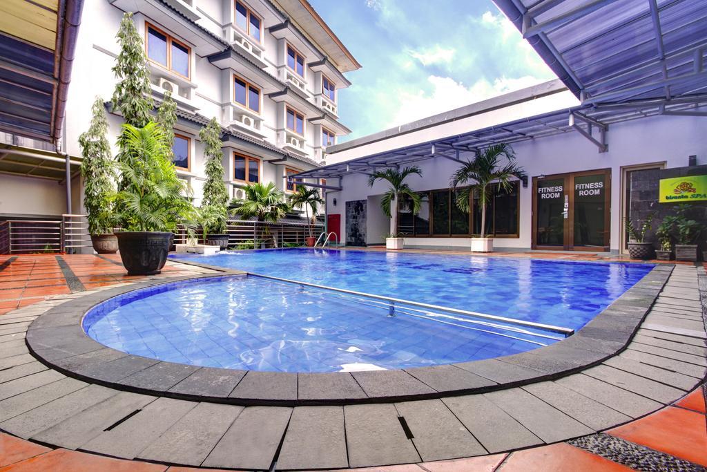 סוראבאיה Hotel Bisanta Bidakara Tunjungan מראה חיצוני תמונה