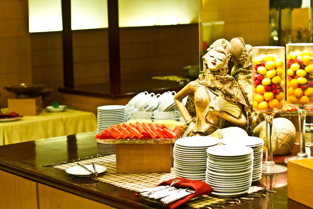 סוראבאיה Hotel Bisanta Bidakara Tunjungan מראה חיצוני תמונה