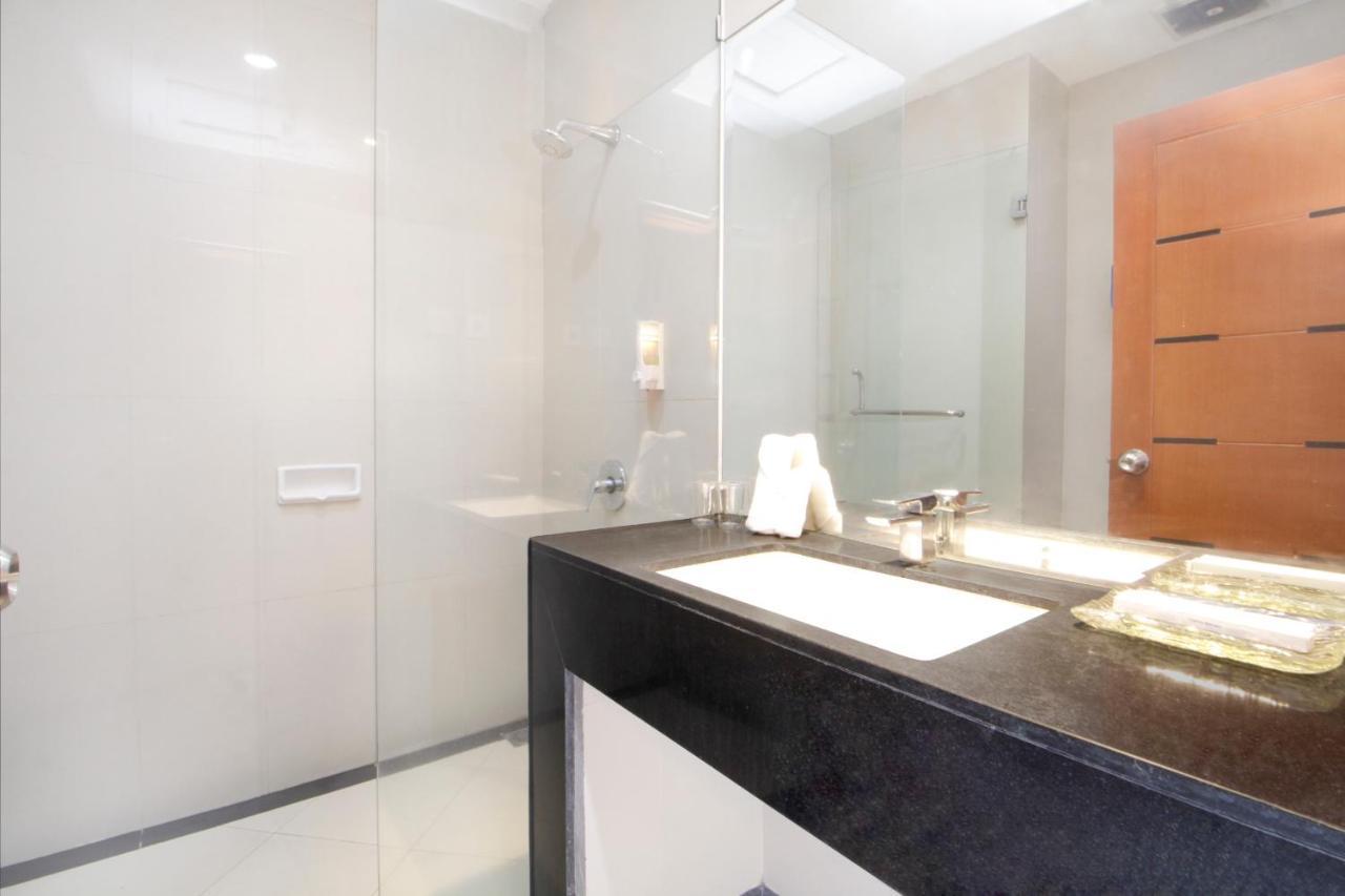 סוראבאיה Hotel Bisanta Bidakara Tunjungan מראה חיצוני תמונה