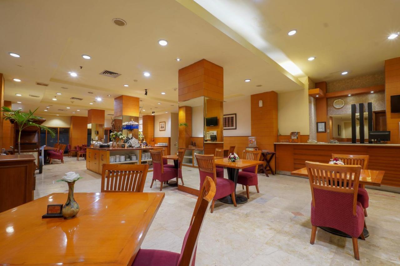 סוראבאיה Hotel Bisanta Bidakara Tunjungan מראה חיצוני תמונה