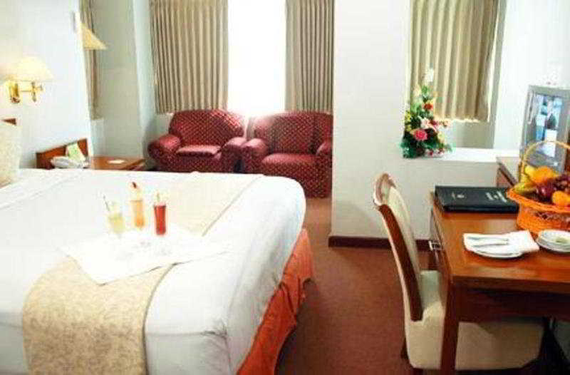 סוראבאיה Hotel Bisanta Bidakara Tunjungan מראה חיצוני תמונה