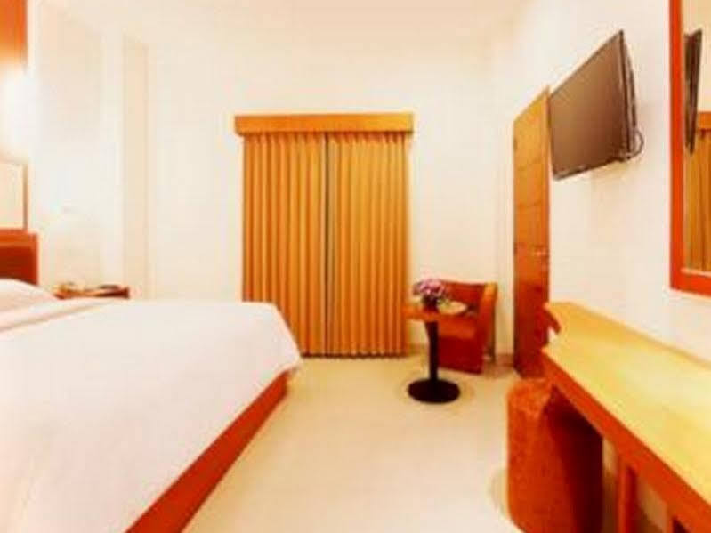סוראבאיה Hotel Bisanta Bidakara Tunjungan מראה חיצוני תמונה
